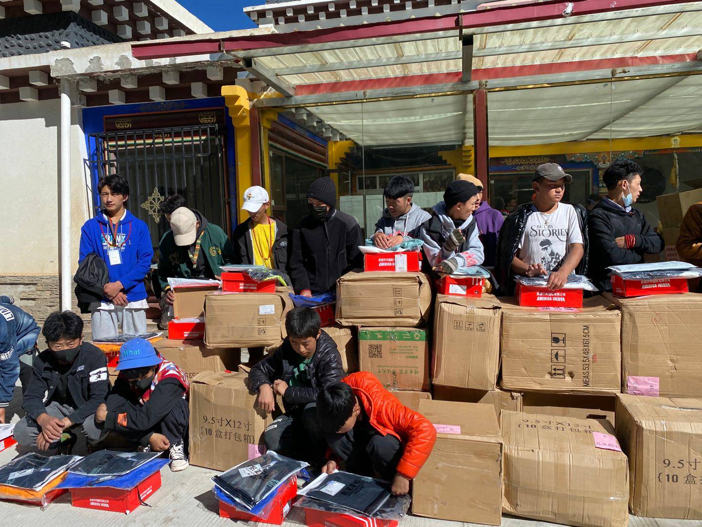 乐竞·网站登录官网入口-乐竞(中国)公益回顾丨家国同欢月同圆 温暖满载甘孜州(图7)