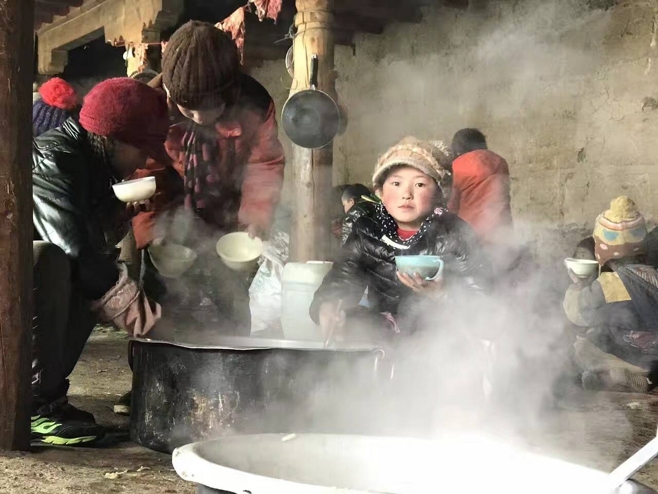 乐竞·网站登录官网入口-乐竞(中国)公益回顾丨家国同欢月同圆 温暖满载甘孜州(图10)